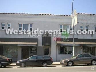 Building Photo - 1759 Hillhurst Ave