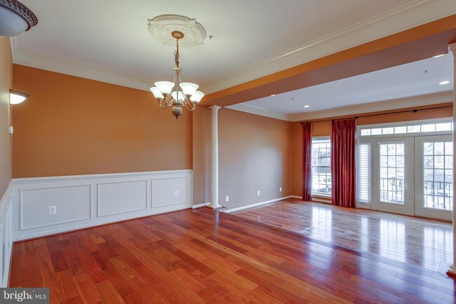 Building Photo - 22000 Avonworth Square