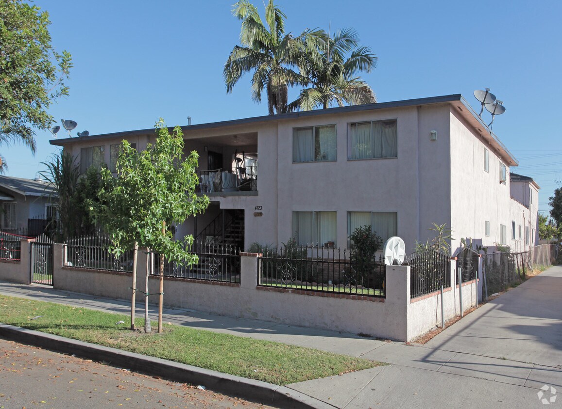 Primary Photo - 4117-4123 E 57th St