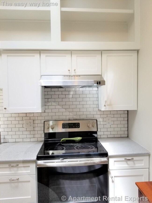 Building Photo - Somerville/Tufts 1 Bedroom * Modern Kitche...