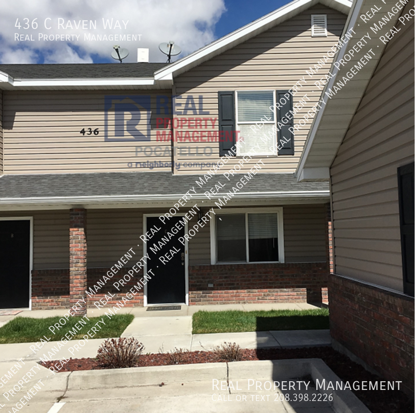 Primary Photo - 2 Bed 1.5 Bath Town Home