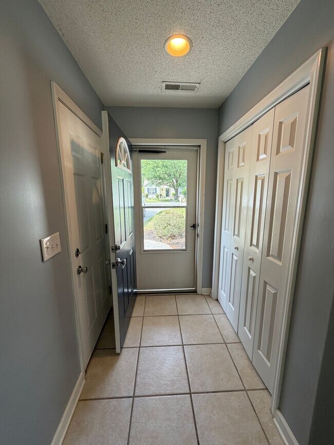 Building Photo - Duplex