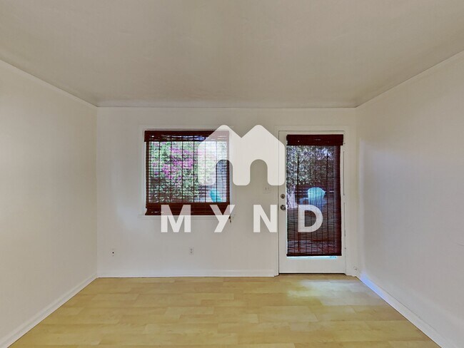 Foto del edificio - 119 Avocado St Unit 1