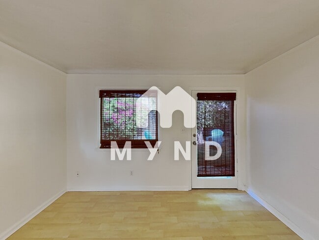 Building Photo - 119 Avocado St Unit 1