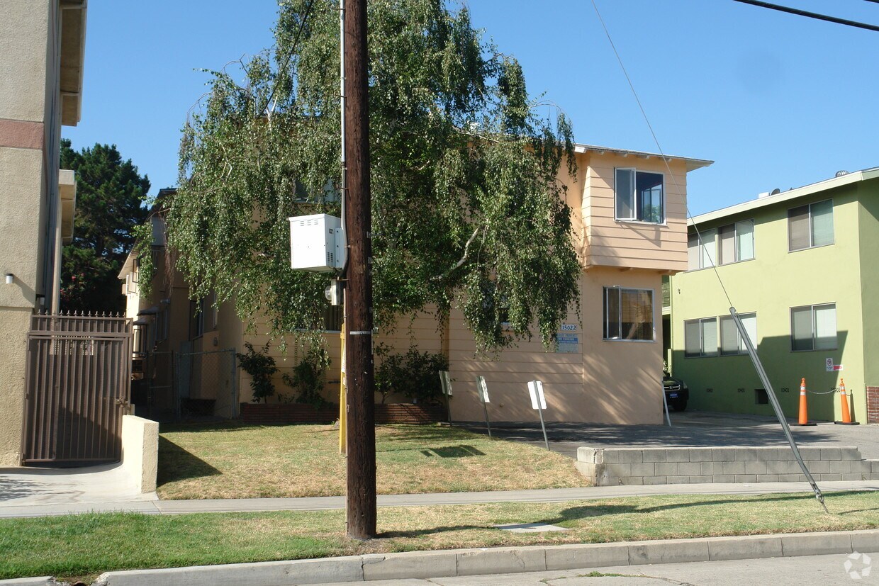 Primary Photo - 15022 Dickens St