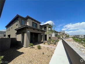 Building Photo - 492 Pear Lake St
