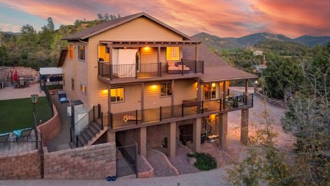 Foto del edificio - Incredible Executive Home for Lease in The...