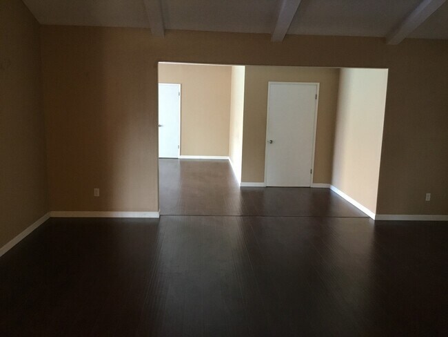 Foto del edificio - 1615 Scott Pl