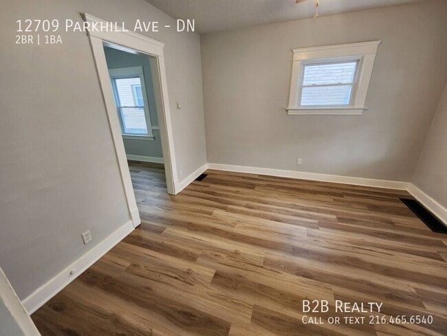 Foto del edificio - 12709 Parkhill Ave