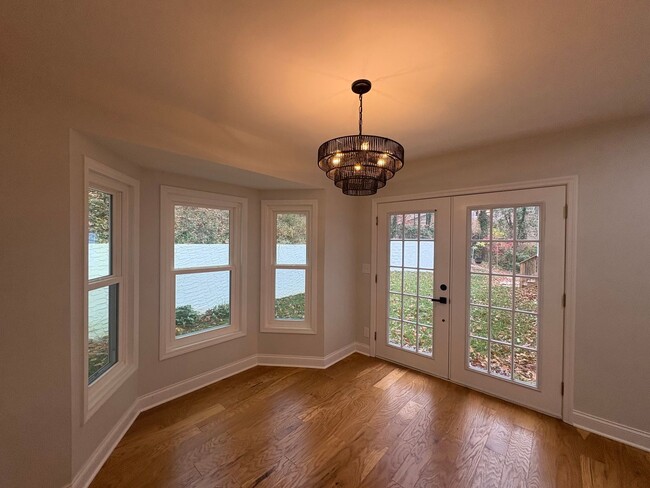 Building Photo - Sophisticated Tri-Level Home in Stuart Heights — Modern Comfort & Timeless Charming 4 bedroom 3 b...