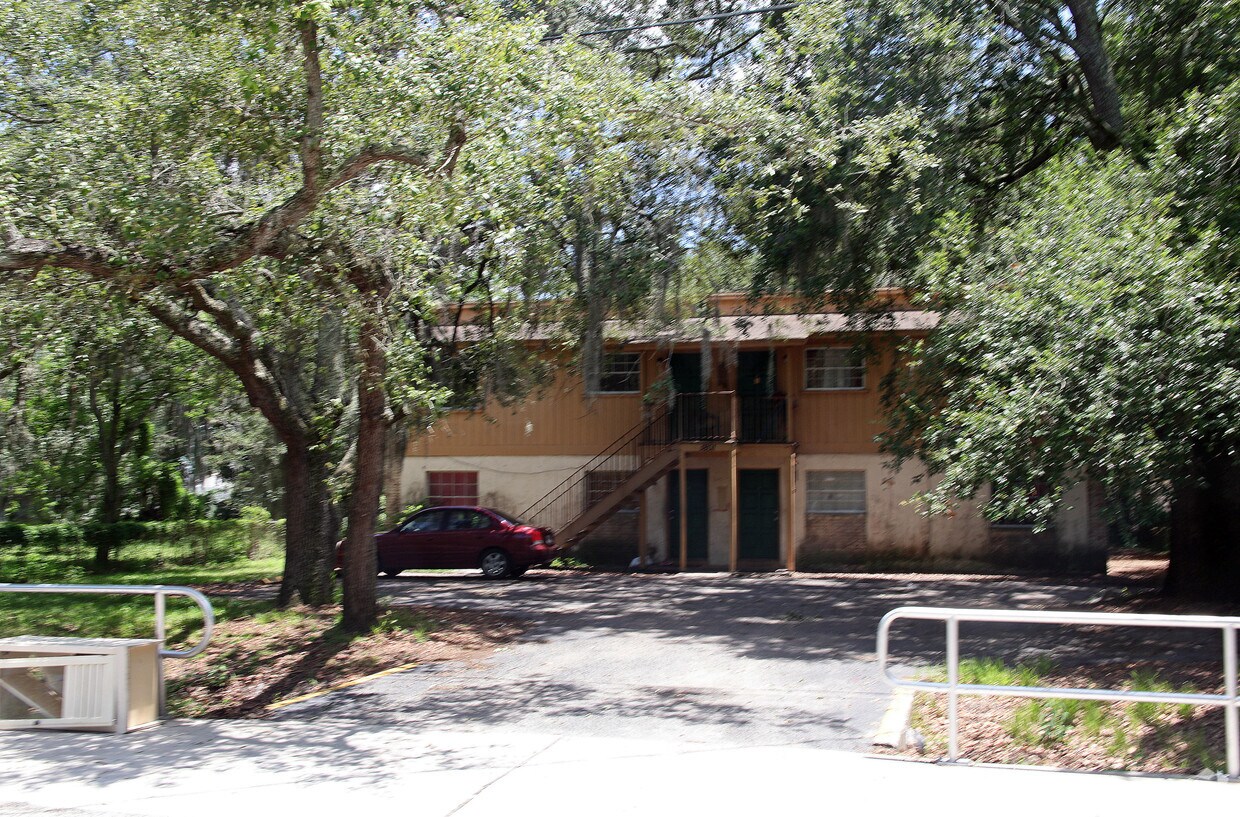 Building Photo - 1801 E 139th Ave