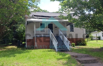 Building Photo - 1410 Maple St