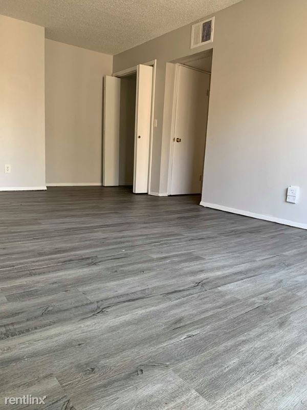 Building Photo - 2 br, 3 bath Townhome - 4396 NW 36th St