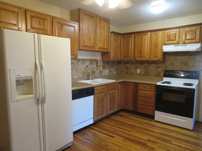 Building Photo - 4 Bedrooms, 1.5 bath Home For Rent with Al...