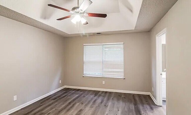 Foto del edificio - 4205 Rhinehart Dr