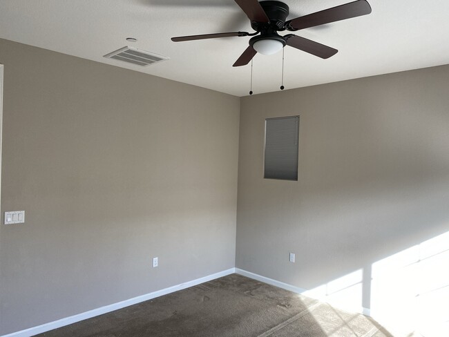 Building Photo - 65 Halsey Ct
