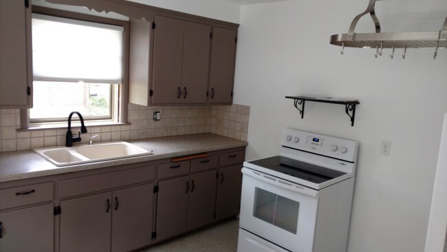 Foto del edificio - 2900-2902 N Farwell Ave