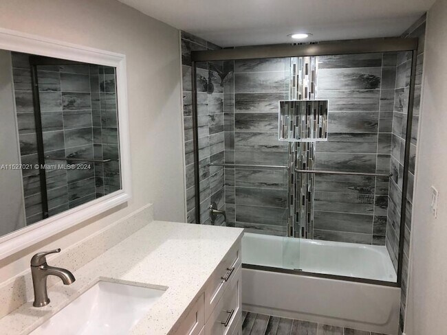 Foto del edificio - 9273 SW 8th Street Unit 3100