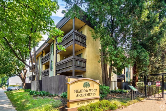 Building Photo - Meadow Wood