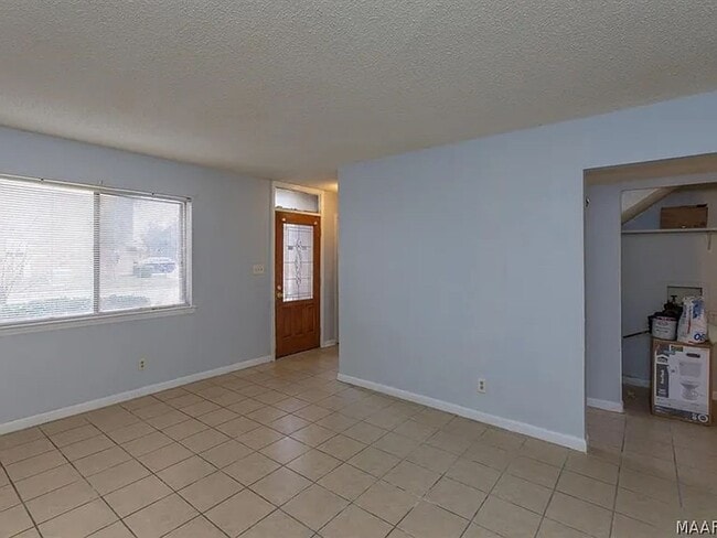 Foto del edificio - 548 Winston Dr