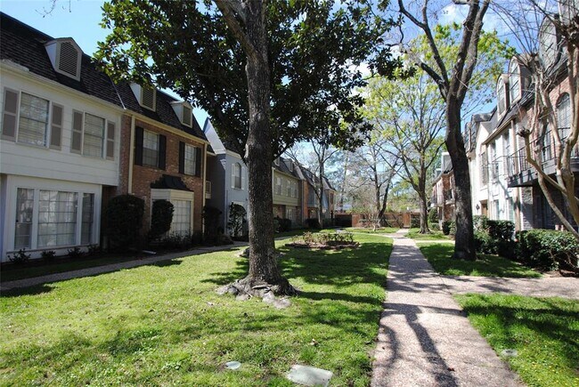 Foto del edificio - 431 N Post Oak Ln