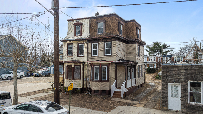 Building Photo - 318 Market St