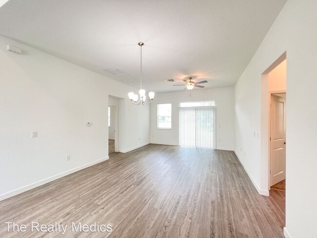 Building Photo - 4 br, 2 bath House - 359 Churchill Ct