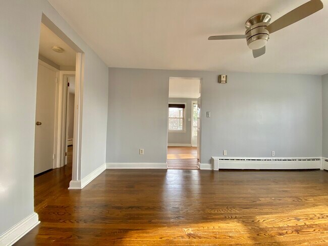 Foto del edificio - 446 Huntington Rd