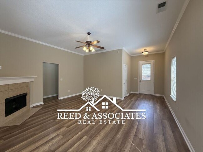 Building Photo - Charming Cordova Home