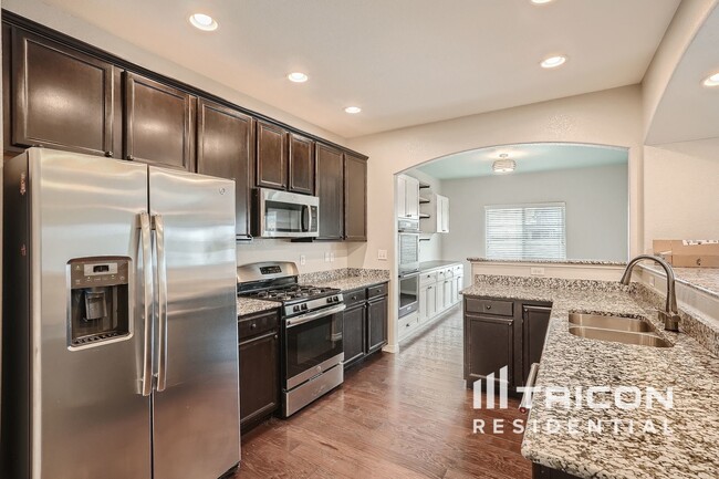 Foto del edificio - 899 Shirttail Peak Ct