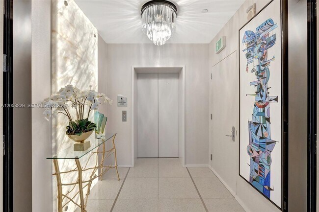 Foto del edificio - 17121 Collins Ave