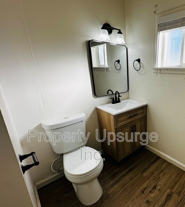 Foto del edificio - 1983-1999 Hartnell Ave