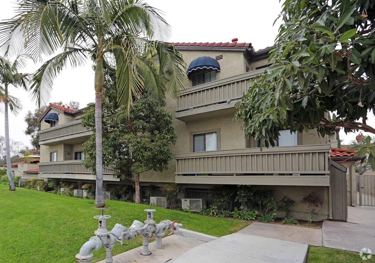 Building Photo - Las Brisas Estates Apartment Homes