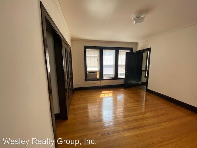 Building Photo - 4424-4432 N Seeley Ave
