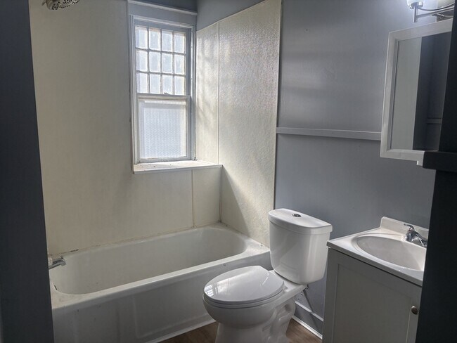 Foto del edificio - 1534 3rd Ave SE