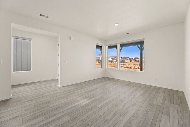 Building Photo - Beautiful New Build 3 Bed, 3 Bath Home in ...