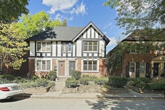 Building Photo - 30 Strathgowan Ave