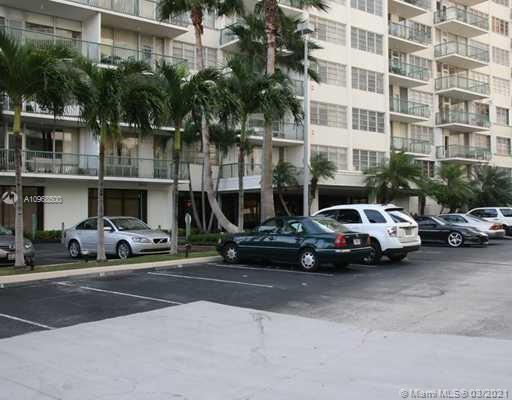 Building Photo - 1408 Brickell Bay Dr