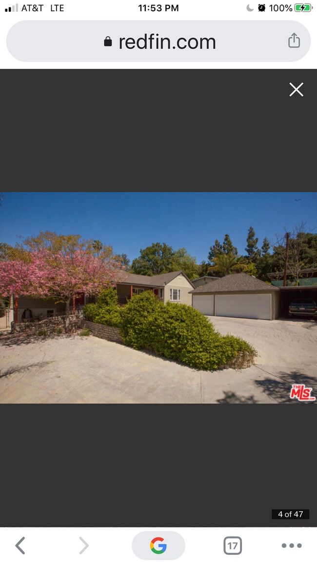 View of front door. - 3335 Cazador St