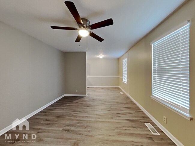 Foto del edificio - 305 Burlwood Ct
