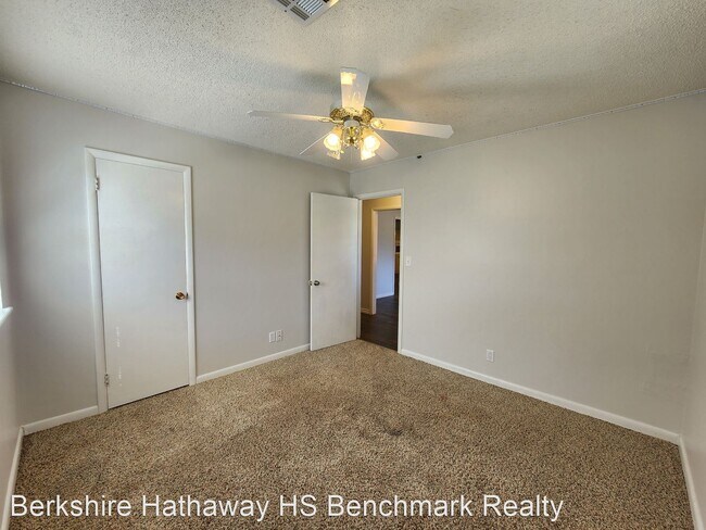 Building Photo - 3 br, 2 bath House - 7 Seneca Drive