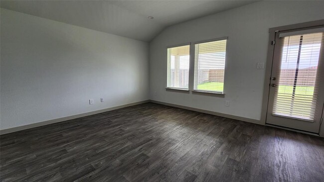 Foto del edificio - 61 Spring Ln