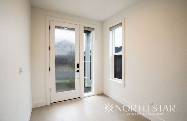Foto del edificio - Modern and Spacious near Forest Park
