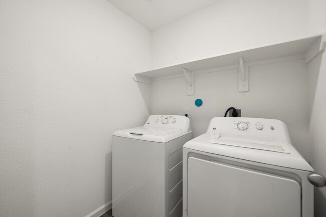 Foto del edificio - 5819 Bright Keel Dr