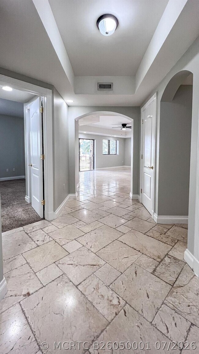 Foto del edificio - 4241 N Ocean Dr