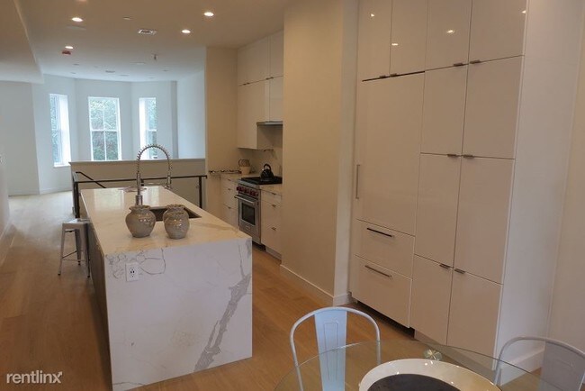 Foto del edificio - 429 Columbus Ave