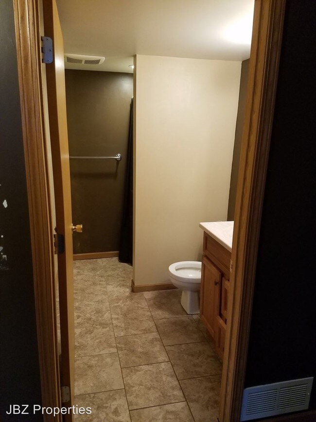 Building Photo - 1 br, 1 bath House - 1413 Gorton Down