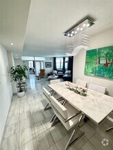 Building Photo - 905 Brickell Bay Dr