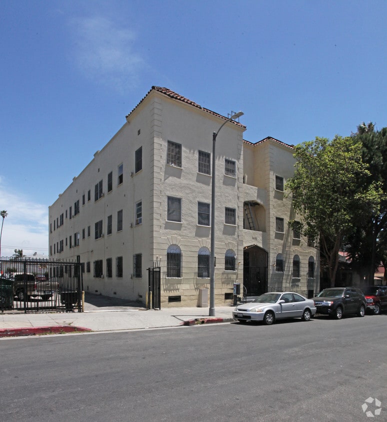 Primary Photo - 1650 N Serrano Ave