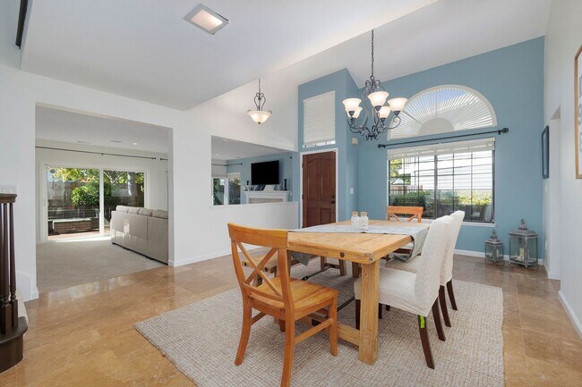 Building Photo - 172 Purcell Drive - 3 bedroom / 2 bathroom...